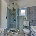 Hébergement de vacances Lara, Family Retreat With Sea View & Pool Sveti Filip i Jakov