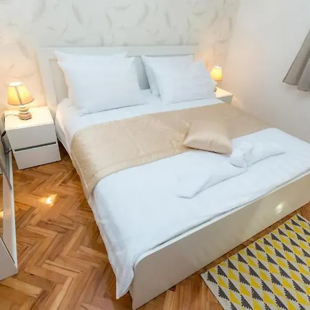 Villa Olive Haven, Family Pool Retreat *