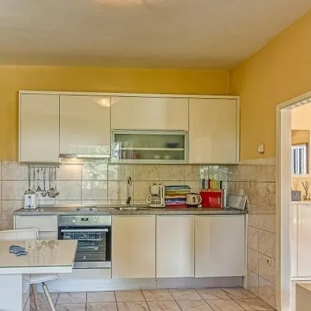 Villa Olive Haven, Family Pool Retreat Casa vacanze Sveti Filip i Jakov