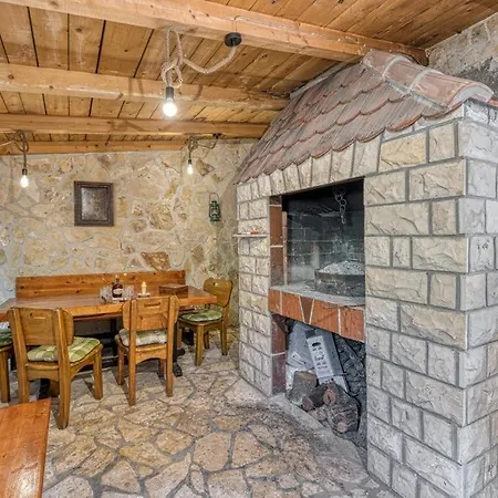 Feriehus Olive Haven, Family Pool Retreat Sveti Filip i Jakov