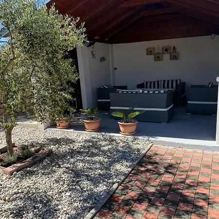 Feriehus Olive Haven, Family Pool Retreat Sveti Filip i Jakov