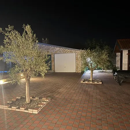 Olive Haven, Family Pool Retreat * Sveti Filip i Jakov