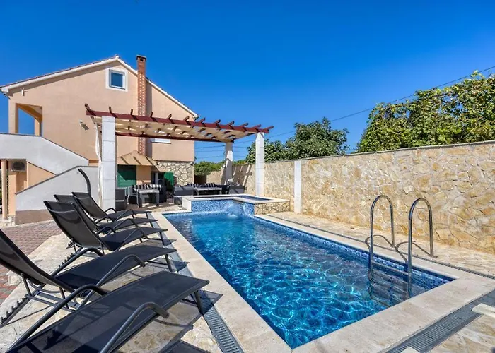 Lara, Family Retreat With Sea View & Pool Дом отдыха Свети-Филип-и-Яков