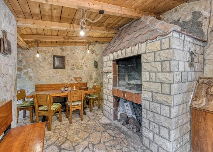 Дом отдыха Lara, Family Retreat With Sea View & Pool Свети-Филип-и-Яков