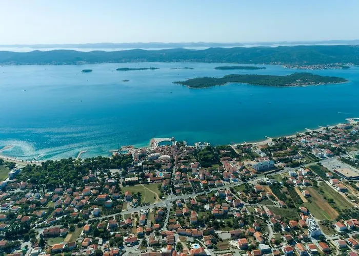Дом отдыха Lara, Family Retreat With Sea View & Pool *